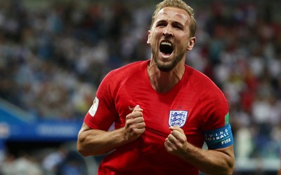 乐鱼电竞快讯-佩德里助攻后淡定挥手