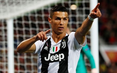 乐鱼电竞精华-佩洛娃这记倒钩可以进年度十佳